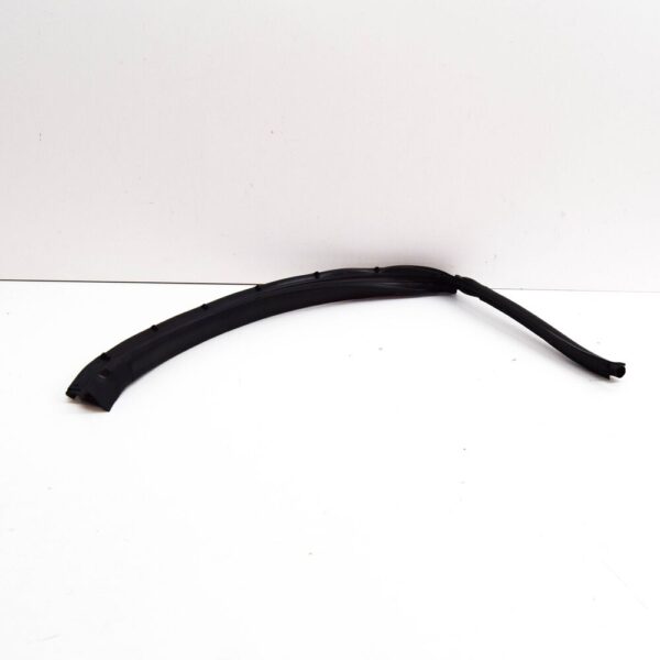 LR037762 - LAND ROVER RANGE ROVER L322 Rear Left Door Seal LR037762 New Genuine