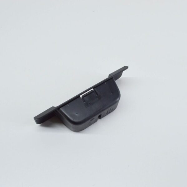 LR038141 - LR RANGE ROVER L405 Tailgate Lock Cover LR038141 NEW GENUINE