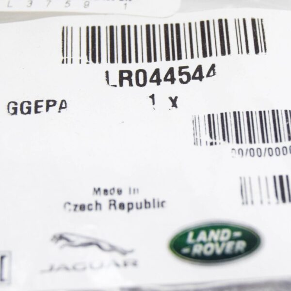 LR044544 - LAND ROVER RANGE ROVER EVOQUE L538 Front Grille Emblem LR044544 NEW GENUINE