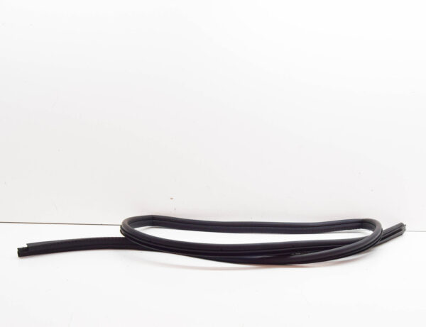 LR077686 - LAND ROVER DEFENDER L316 Front Left Door Seal Rubber LR077686 NEW GENUINE