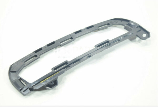 LR082838 - LR DISCOVERY V L462 FRONT LEFT BUMPER AIR INTAKE INSERT LR082838 GENUINE
