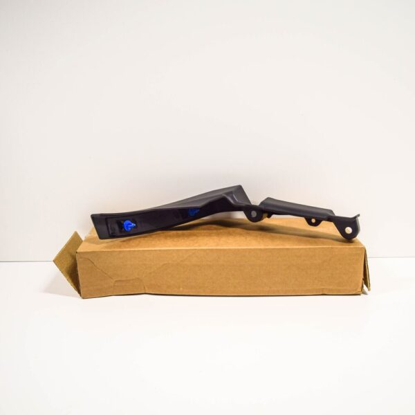 LR084849 - LR Range Rover Evoque L538 Front Bumper Right Edge Moulding LR084849 NEW GENUINE