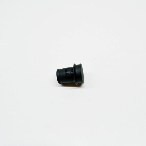 LR094189 - LR RANGE ROVER L322 Console Accessories Outlet Cover LR094189 NEW GENUINE