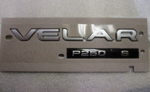 LR095725 - Land Rover Range Rover Velar L560, nameplate rear, LR095725, original part