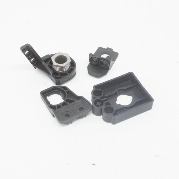 LR095809 - LR RR SPORT L320 Left Boot Shock Absorber Bracket LR095809 NEW GENUINE