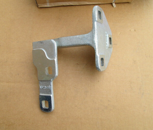 LR096527 - LR Range Rover IV L405 tailgate hinge rear right bottom LR096527 NEW