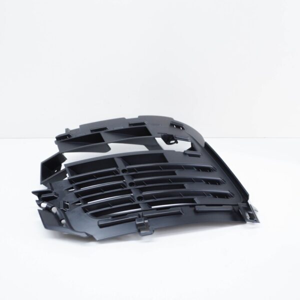 LR098725 - LR Range Rover L405 Front Bumper Right Cover Plate Molding LR098725 NEW