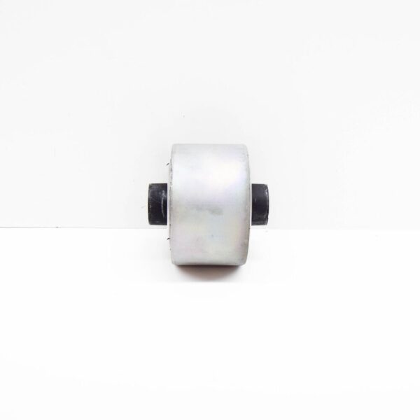 LR100072 - LAND ROVER DISCOVERY V L462 Front Control Arm Bush LR174897 New Genuine
