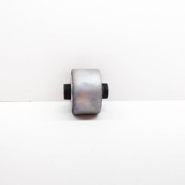 LR100072 - LAND ROVER DISCOVERY V L462 Front Control Arm Bush LR174897 New Genuine