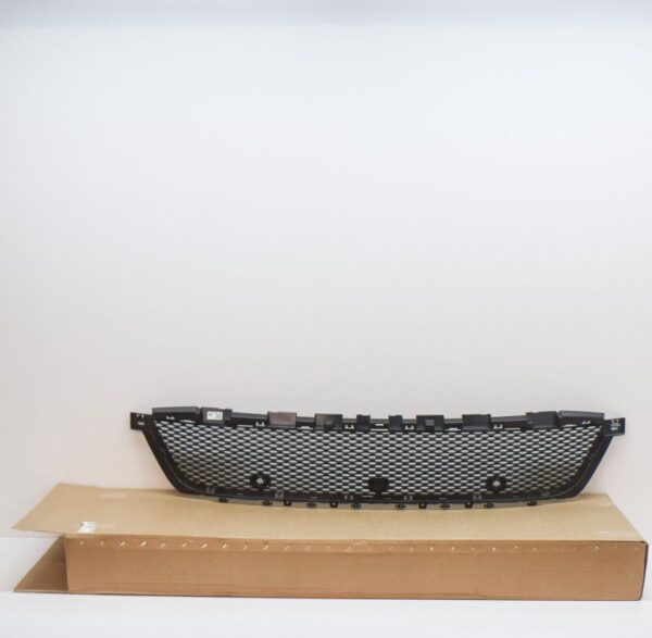 LR106782 - LAND ROVER RANGE ROVER VELAR L560 Front Bumper Lower Grill LR106782 NEW GENUINE