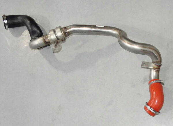 LR110361 - LR DISCOVERY SPORT L550 Turbo to Intercooler Air Channel LR110361 NEW