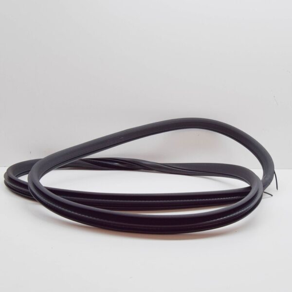 LR113843 - LAND ROVER DISCOVERY V L462 Front Door Seal LR113843 NEW GENUINE