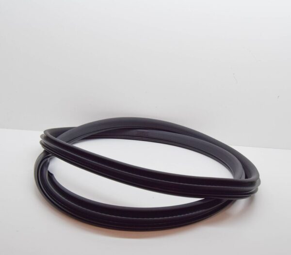 LR113843 - LAND ROVER DISCOVERY V L462 Front Door Seal LR113843 NEW GENUINE