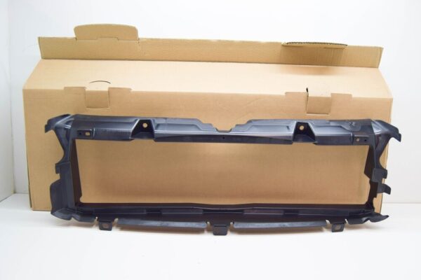 LR114172 - LAND ROVER RANGE ROVER EVOQUE L551 Upper Air Deflector LR114172 NEW GENUINE