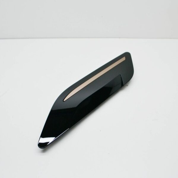 LR114464 - LAND ROVER RANGE ROVER EVOQUE L551 Front Right Hood Vent LR114464 NEW GENUINE