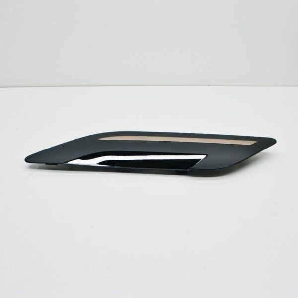 LR114464 - LAND ROVER RANGE ROVER EVOQUE L551 Front Right Hood Vent LR114464 NEW GENUINE