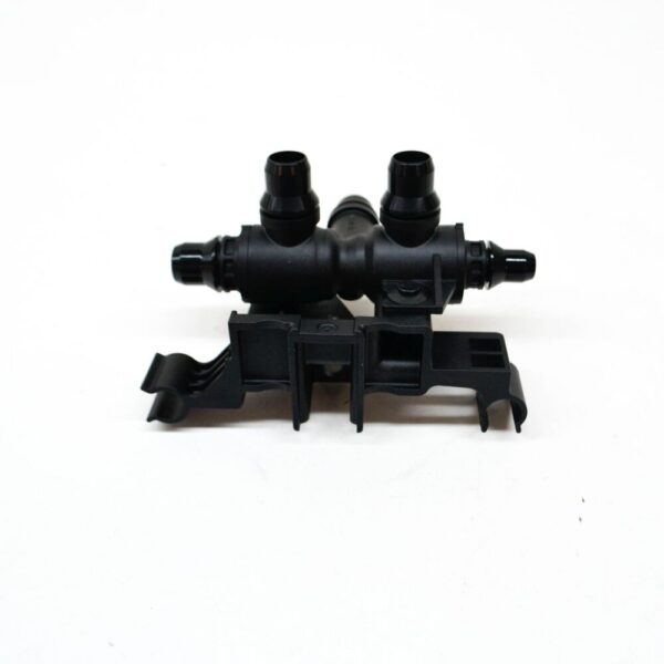 LR114653 - LAND ROVER RANGE ROVER EVOQUE L551 Thermostat Valve LR114653 NEW GENUINE