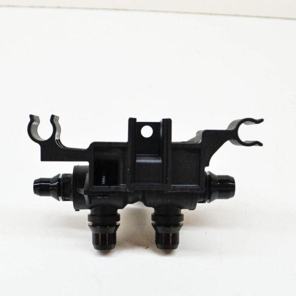LR114653 - LAND ROVER RANGE ROVER EVOQUE L551 Thermostat Valve LR114653 NEW GENUINE