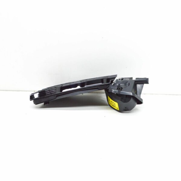 LR115987 - LR RANGE ROVER SPORT II L494 Charger Socket Flap LR115987 NEW GENUINE