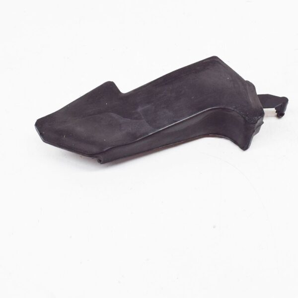 LR116024 - LAND ROVER RANGE ROVER SPORT L494 Front Right Fender Insulator LR116024 NEW