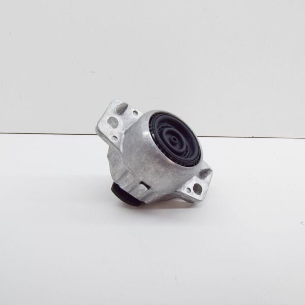 LR116926 - LAND ROVER RANGE ROVER VELAR L560 Right Side Engine Mount LR116926 NEW GENUINE