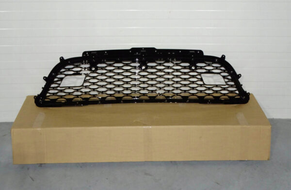 LR126779 - RR Range Rover Velar L560 Front Bumper Bottom Radiator Grille LR126779 Part