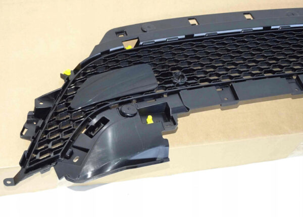 LR128227 - LR RANGE ROVER EVOQUE L551 Front Bumper Lower Grille LR128227 NEW GENUINE