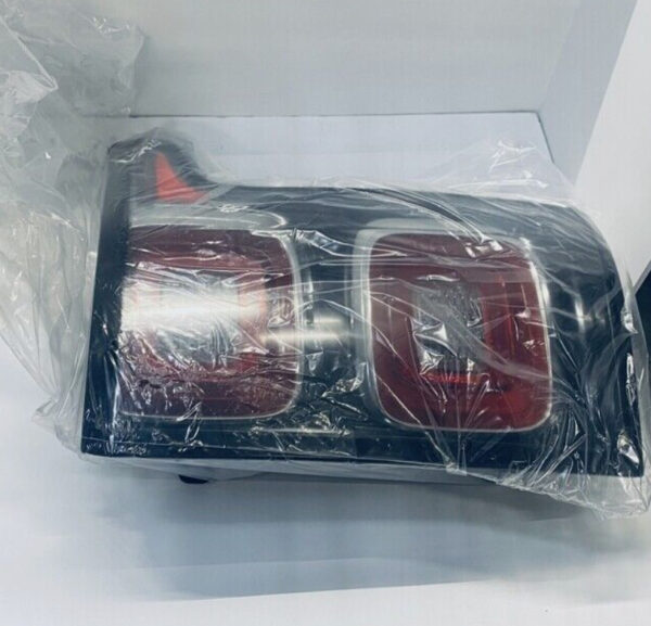 LR135417 - Land Rover Range Rover IV L405 taillight rear right LR135417 NEW ORIGINAL