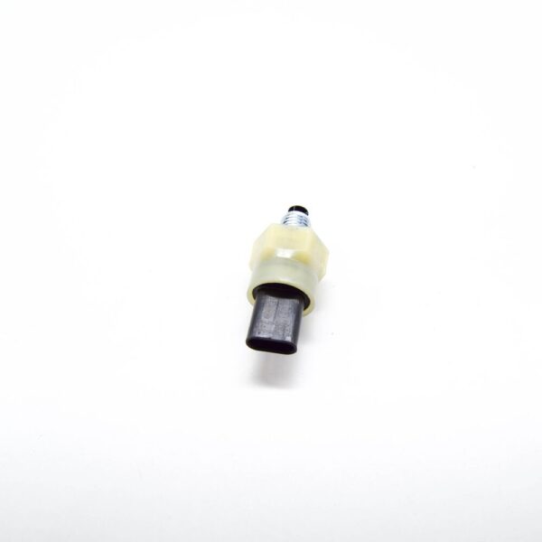 LR135718 - LR RANGE ROVER EVOQUE L551 Engine Oil Pressure Switch LR135718 NEW GENUINE