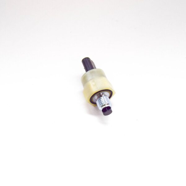 LR135718 - LR RANGE ROVER EVOQUE L551 Engine Oil Pressure Switch LR135718 NEW GENUINE
