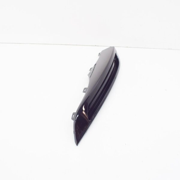 LR136386 - LR RANGE ROVER VELAR L560 Front Bumper Right Fog Lamp Cover LR136386 NEW GENUINE
