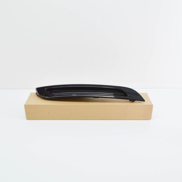 LR136387 - LR RANGE ROVER VELAR L560 Front Bumper Left Fog Lamp Cover LR136387 NEW