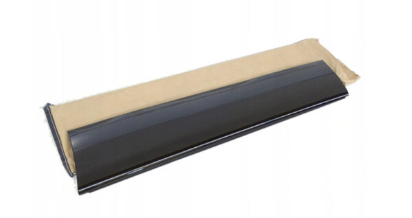 LR136937 - LR RANGE ROVER VELAR L560 Front Right Door Strip LR136937 NEW GENUINE