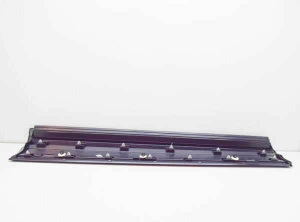 LR137671 - Land Rover Range Rover Evoque L551 Front Right Door Strip LR164823 NEW ORIGINAL