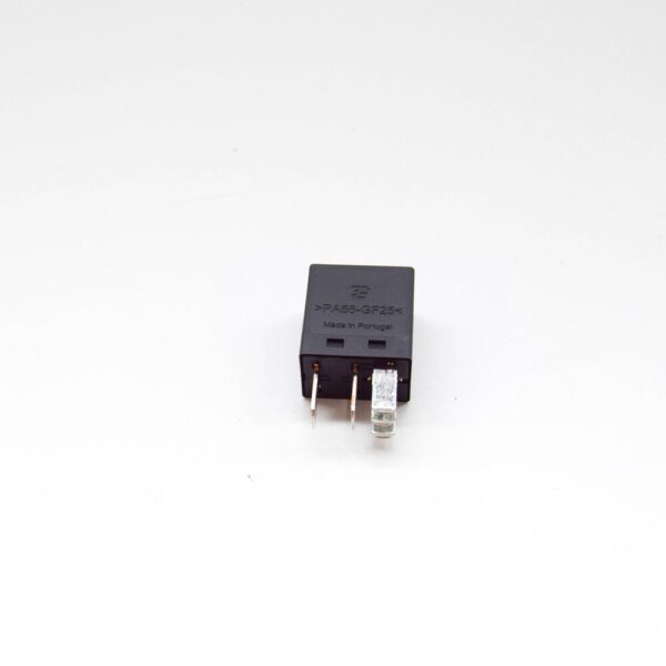 LR138846 - LAND ROVER RANGE ROVER IV L405 Accessory Power Relay LR138846 NEW GENUINE