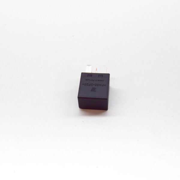 LR138846 - LAND ROVER RANGE ROVER IV L405 Accessory Power Relay LR138846 NEW GENUINE