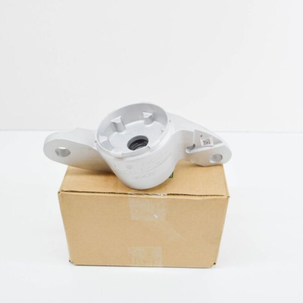 LR140209 - LR DISCOVERY SPORT L550 Rear Left Shock Absorber Bracket LR140209 NEW GENUINE