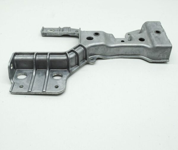 LR143160 - LAND ROVER RANGE ROVER VELAR L560 Front End Right Bracket  LR143160 New Genuine