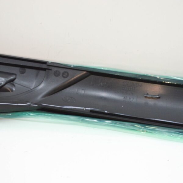 LR148858 - LAND ROVER DISCOVERY V L462 Front Left Door Pillar Molding LR148858 NEW GENUINE