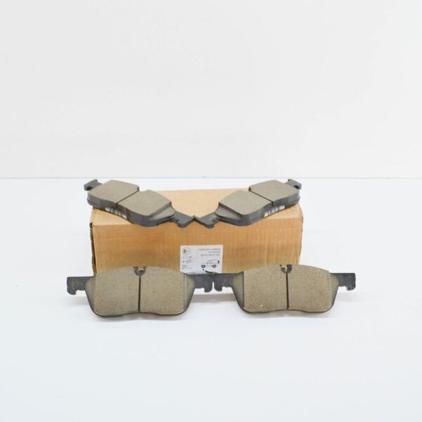 LR160438 - LAND ROVER RANGE ROVER VELAR L560 Front Brake Pad Set LR160438 NEW GENUINE