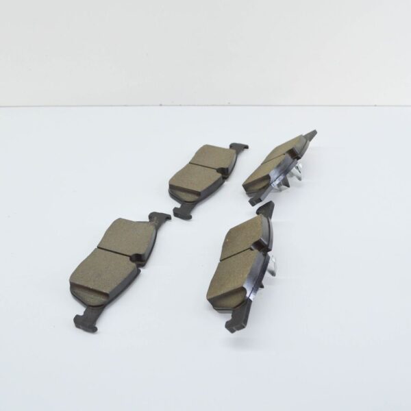 LR160438 - LAND ROVER RANGE ROVER VELAR L560 Front Brake Pad Set LR160438 NEW GENUINE