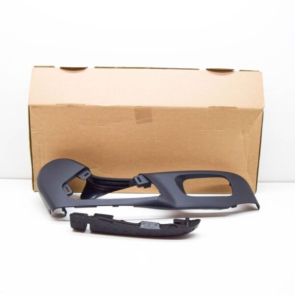 LR161675 - LR DISCOVERY V L462 Front Right Seat Outer Cushion Valance LR161675 NEW GENUINE