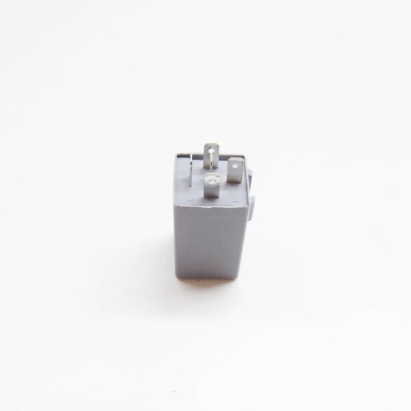 PRC6796 - LAND ROVER DEFENDER L316 Front Screen Timer Relay PRC6796 NEW GENUINE