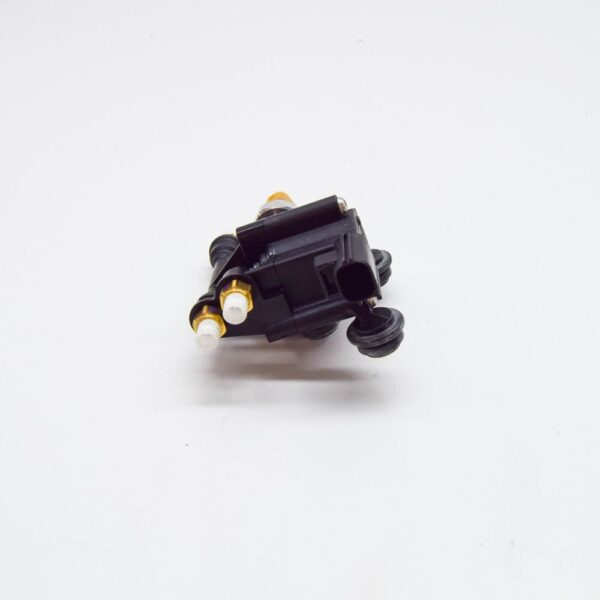 RVH000046 - Land Rover Discovery IV L319 Air Suspension Valve RVH000046 New Genuine