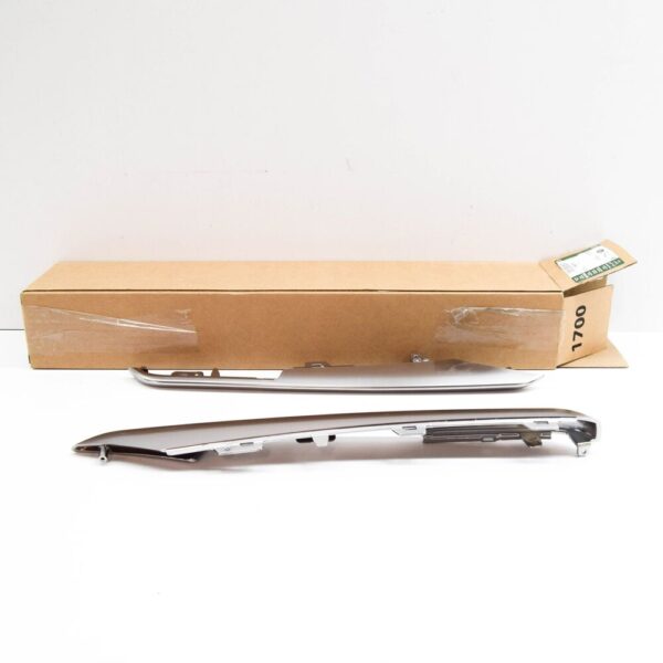 T4A41391 - Jaguar F-Pace X761 Front Bumper Right Grille Blade T4A41391 NEW GENUINE