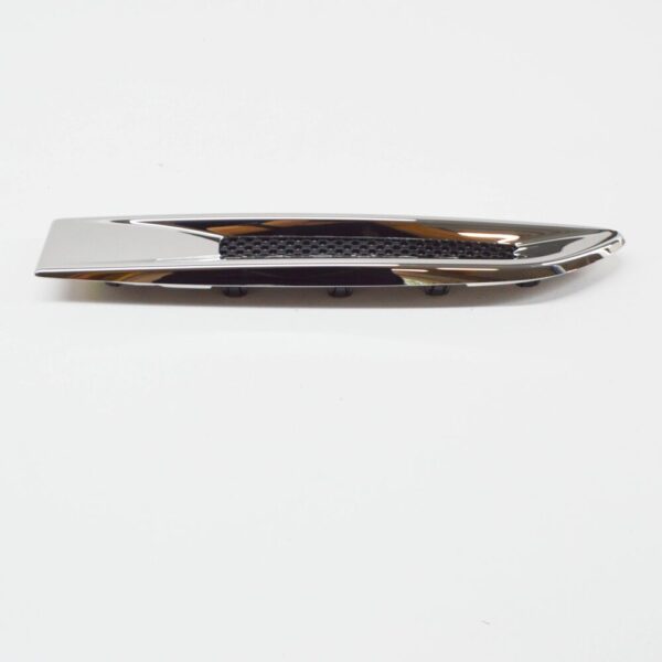 T4N25066 - JAGUAR XE X760 Front Right Fender Vent Terminator T4N25066 New