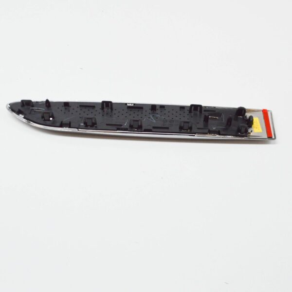 T4N25066 - JAGUAR XE X760 Front Right Fender Vent Terminator T4N25066 New