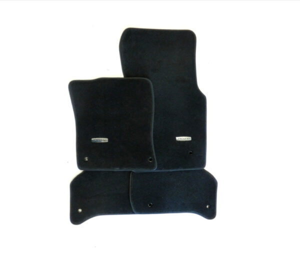 T4N7146PVJ - Jaguar XE X760 Floor Mats Set LHD T4N7146PVJ NEW GENUINE