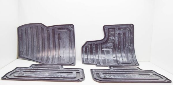 VPLFS0234 - LAND ROVER FREELANDER 2 L359 Rubber Floor Mat Set LHD VPLFS0234 New Genuine
