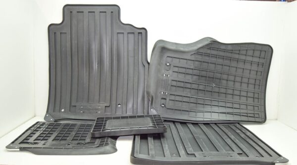 VPLGS0445PVJ - LAND ROVER RANGE ROVER IV L405 Floor Mat Set RHD VPLGS0445PVJ NEW GENUINE